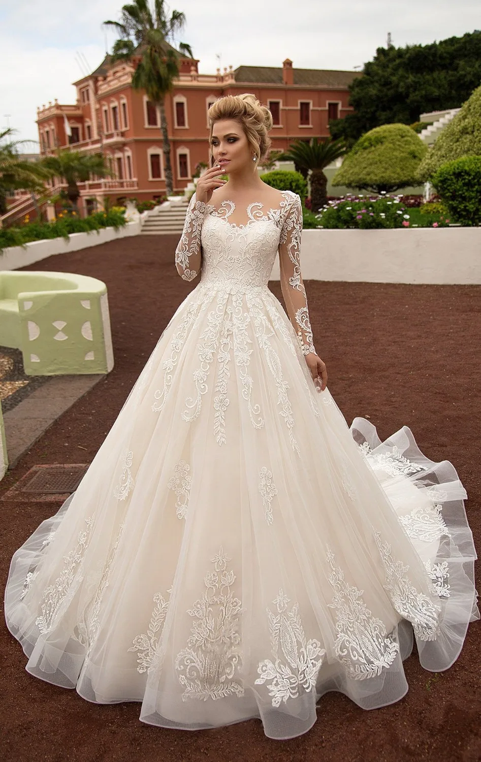 Vestido De Noiva Princesa Illusion Neckline Champagne and