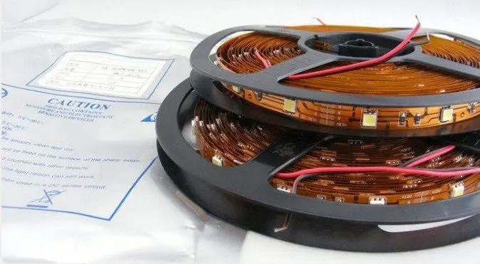 DHL FEDEX Бесплатная shippingPure белая полоса 12 В гибкие SMD 3528 Светодиодные полосы света 300LED/5 м 60LED/ м не водонепроницаемый