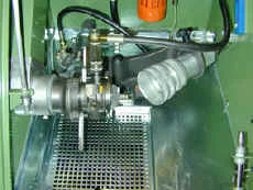 Flap opening 3.JPG (34509 bytes)