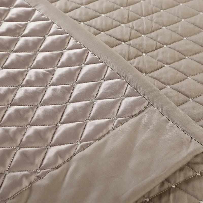 - 100Cotton comfort Noble and fashion 1 bedspread 2 pillowcases simple style Quilt Set Queen Quilted 230x250cm