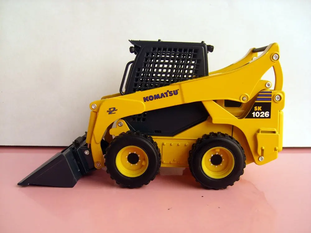 1:25 Komatsu SK1026 с бортовым поворотом игрушка погрузчик