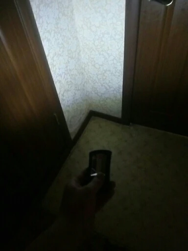 фонарик отличный, был минус магнит болтается, пришлось разобрать и приклеить его, светит отлично, режимы меняются одно кнопок, советую всем!