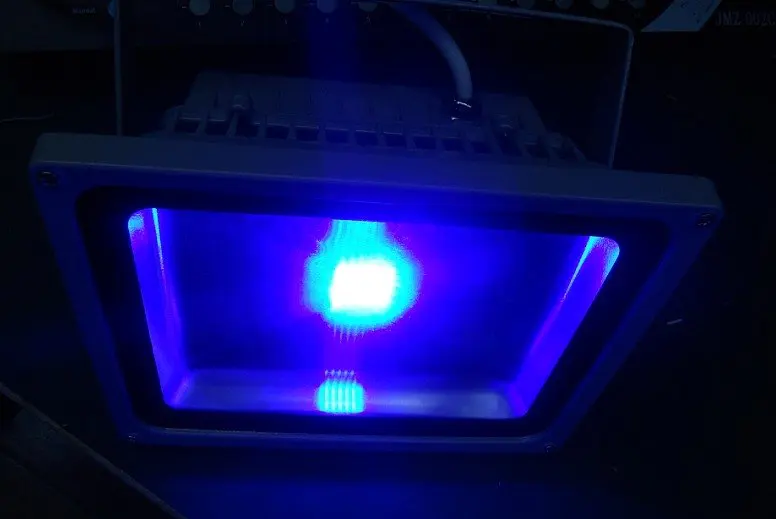 30 Вт rgb dmx прожектор, AC90-260V вход; можно управлять с помощью dmx контроллера непосредственно; размер; 285*235*160 мм