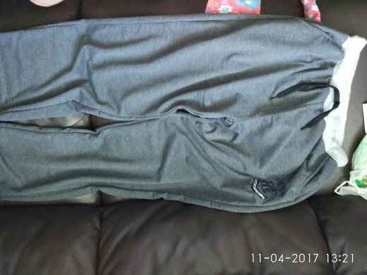 Товар пришел за 22 дня. Все по размеру для 180/85. Положили подарок, красную нитку со звездочкой, дам дочери.Штаны тонкие на весну/лето. Всем доволен.