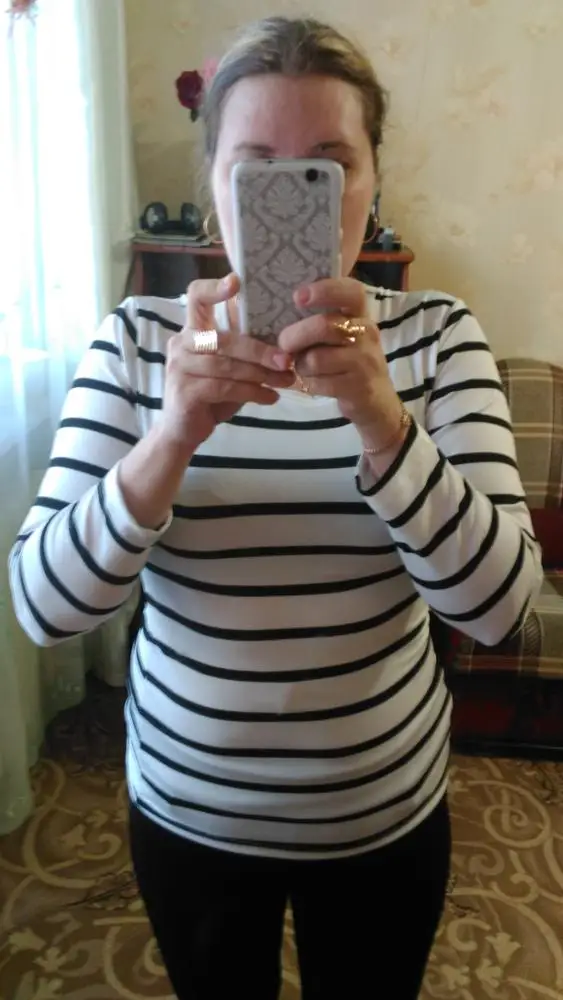 Кофточка красивая. Брала такую еще в черном цвете. Очень красиво смотрится. На свой 48-50 брала свмый большой размер. Села отлично. Шла 29 дней. Советую! +++++++