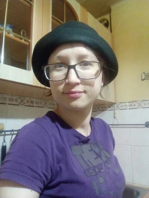 слегка мятая))но ничего))