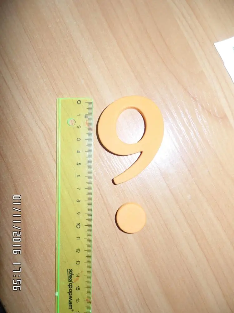 Заказала товар 13 октября, пришел 01 ноября. Трек не отслеживается, пока только распаковала, вешать буду завтра и сфотографирую, выложу. С продавцом не общалась. Спасибо продавцу за оперативность!