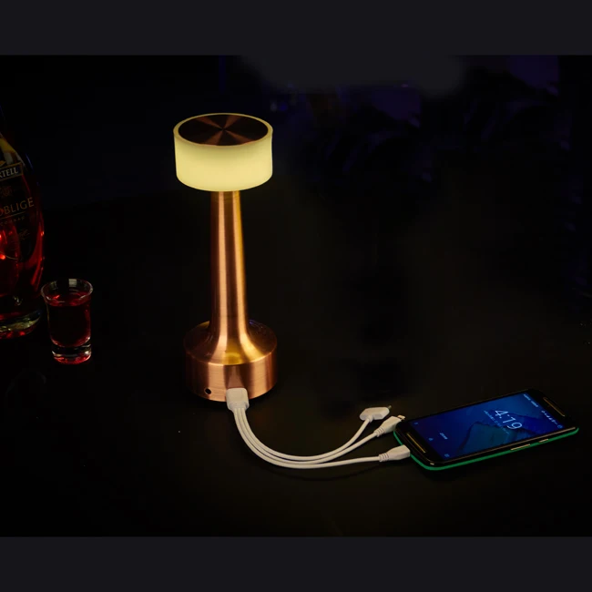 Lâmpadas de Mesa Inovador Novo Molde Led Power Bank Disponível Dropship 1pc Amostra só Pedido 2020 100% 7 Luminárias de mesa