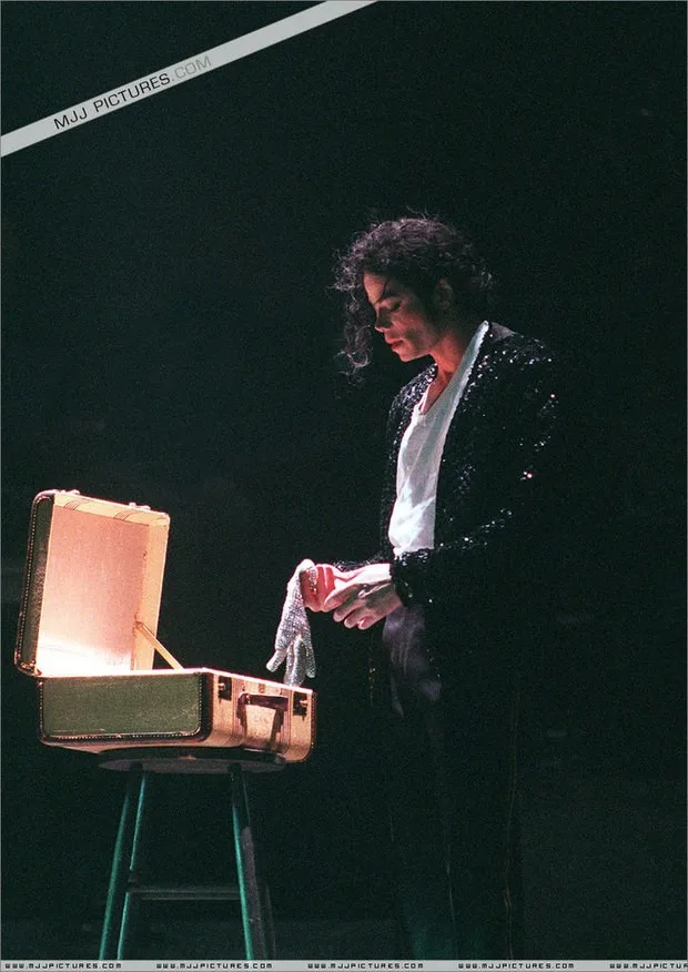 Rare MJ Michael Jackson Both Side Rhinestone Silver Crystal Handmade Glove Collection for Billie Jean Preformance