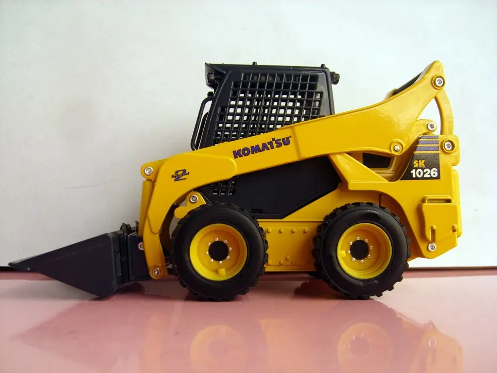 1:25 Komatsu SK1026 с бортовым поворотом игрушка погрузчик