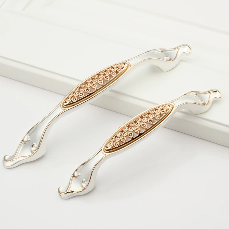 

Hole CC 96mm/128mm Furniture handles Cabinet knobs and handles Drawer pull KnobModern European handles Handle cabinet Door knobs