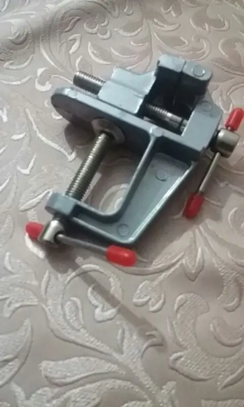 Abrazadera en Miniatura de Mesa Herramienta de fijaci/ón de Taladro de Alta precisi/ón para el hogar Alicates de Punta Plana Abrazadera de /ángulo Recto Mini Tornillo de Banco Antideslizante