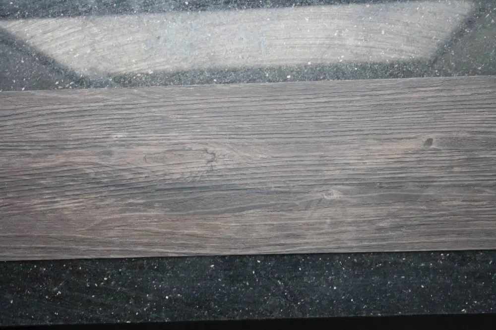 Heavy wood grain-.jpg