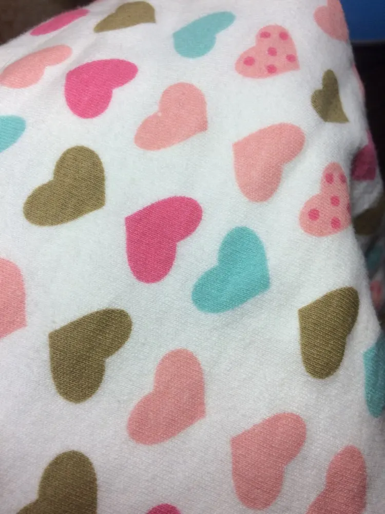 Снудик пришёл рваный по шву с двух сторон((( . Мне не трудно , я зашила , но факт есть факт - брак. Открыли спор , продавец оказался очень честным , вернул деньги ! Поэтому всё же 5 звёзд.В целом качество хорошее , мне нравится. края не обработаны . Спасибо за честность продавцу! Я рекомендую .