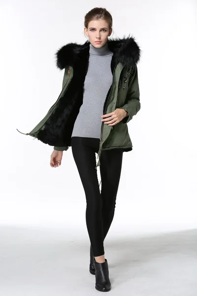 Новое поступление тренчкот с подкладкой из искусственного меха и натуральным