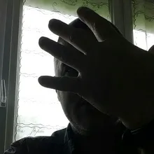 x***m
