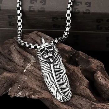 

Skeleton Leaves Restoring Ancient Ways is Exaggerated Men Titanium Steel Pendant Necklace