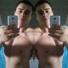 A***v