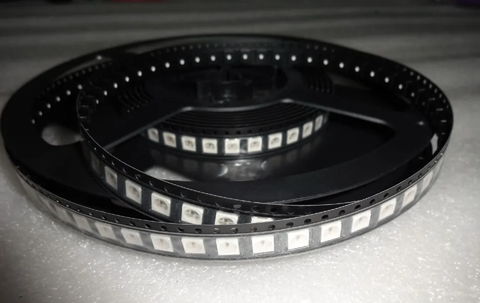 100 шт. WS2812B; 4pin; 5050 SMD RGB светодиодный со встроенным WS2811 IC внутри;