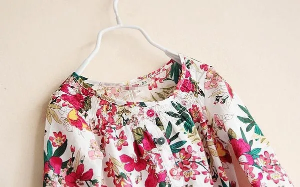 Длинная блузка с цветочным рисунком для маленьких девочек; хлопковая детская одежда для девочек; коллекция года; модная весенняя одежда с цветочным принтом; одежда с длинными рукавами