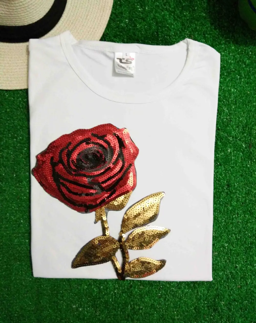 Г., брендовая весенне-летняя модная Новая Сексуальная футболка с объемными губами футболка с вышитыми розами и пайетками для девочек топ для отдыха