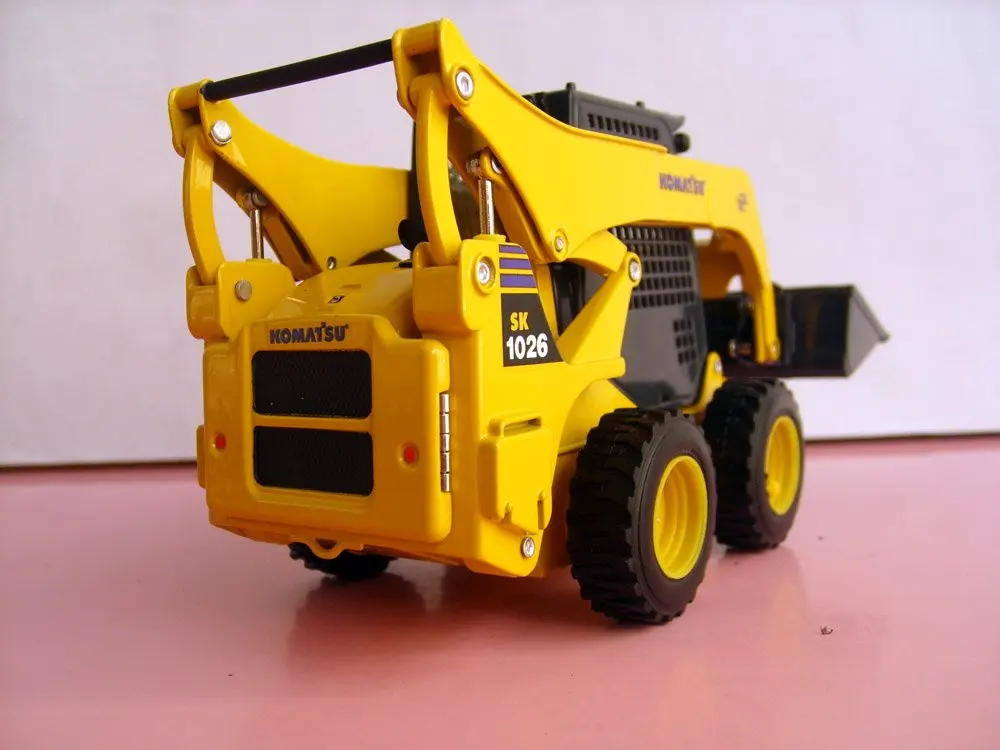 1:25 Komatsu SK1026 с бортовым поворотом игрушка погрузчик