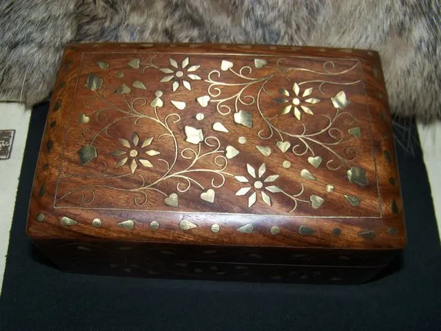 TJB963 индийский ручной работы старинные деревянные шкатулки, 15*10*6 см, бодхи дерева инкрустированные латунь Цветы Чехол