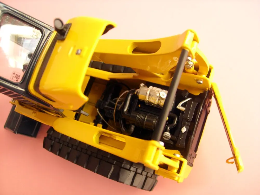 1:25 Komatsu CK35-1 компактный гусеничный игрушка погрузчик