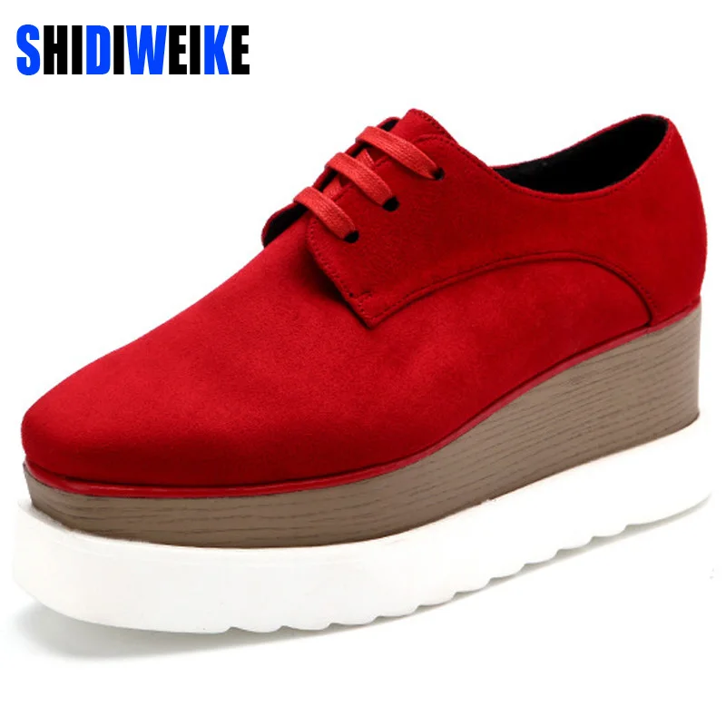 

SHIDIWEIKE New Women Platform Oxfords Brogue Flats Shoes Suede Leather Lace Up Square Toe Luxury Brand Red Black Creepers b490