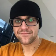 Y*** 