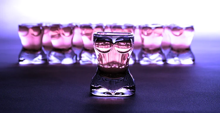 Tipsy Соблазнительные, красота груди стеклянные чашки, посуда для напитков, стеклянный индивидуальный подарок, две контейнеры, напиток больше для удовольствия