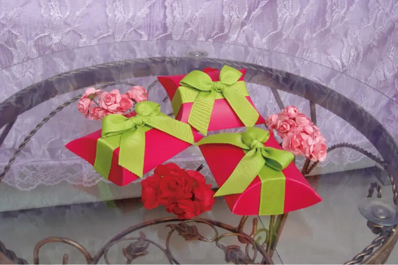 Роза свадебные коробка с зеленой лентой, 100 шт./лот, l9.8* w7* H3(см), xy2