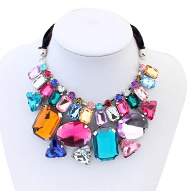 

Trendy Jewelry 2018 Colorful Acrylic Crystal Pendant Women Statement Geometric Choker Necklace for Women