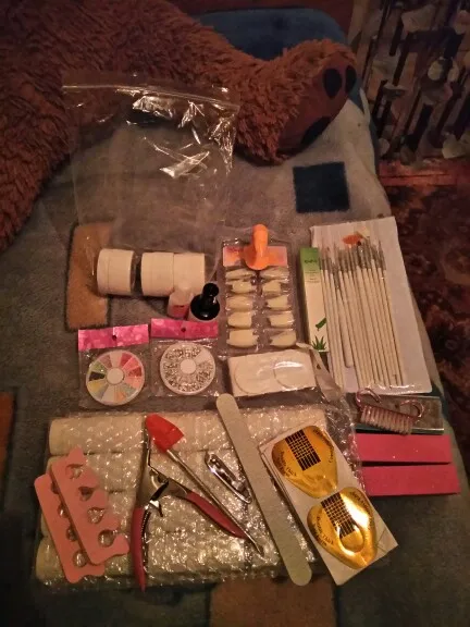 я определённо довольна заказом, всё пришло в целости и невредимости, хорошо упаковано. продавец вложил подарочек