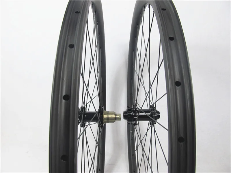 New design Carbon Mountain bike wheels 29er 30mm width clincher hookless, with Bitex BX401F/BX401R mtb 6-bolts hubs 28H/28H
