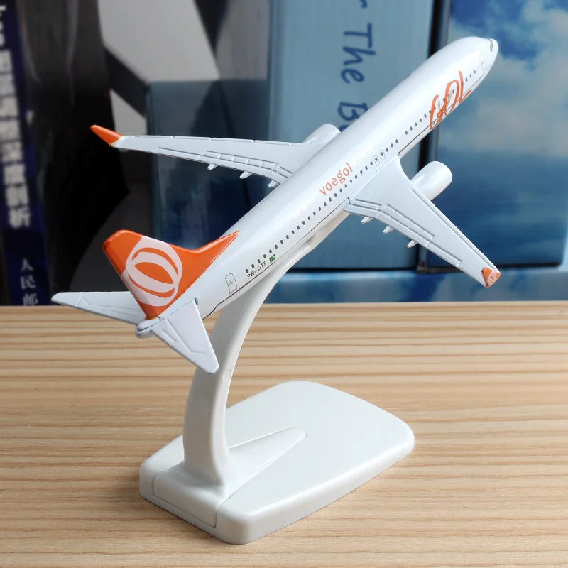 

16cm Brazil GOL Boeing 737-800 Plane Model Brazil Alloy Aircraft Model Aviation Model GOL B737 Aircraft Airbus Model Stand Craft