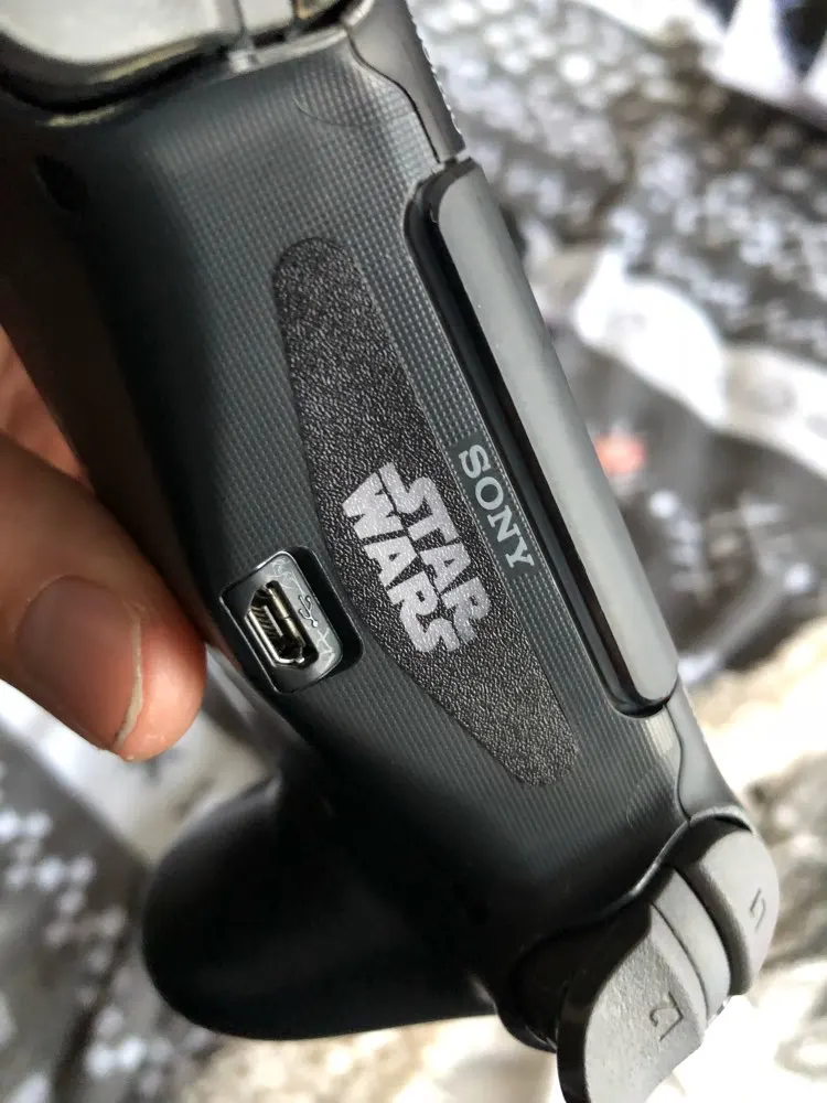 <img alt="Star War PS4 Pro Waterproof Sticker +2x LED Light Bar Stickers For Playstation 4 Pro" src="https://ae01.alicdn.com/kf/UTB8WQi1zxHEXKJk43Jeq6yeeXXaI.jpg" style="float: none;" />