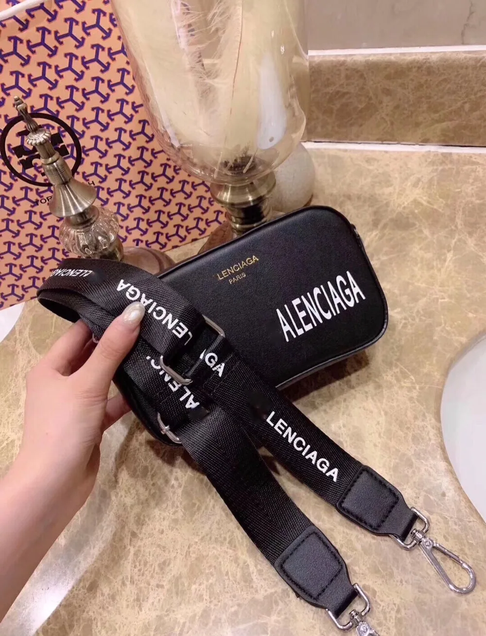 

Fashion 2019 Waist Bag Women Packs Bags Female Leather Belt Bag For Girls Fanny Pack Summer Chest Pack Ladies Bag