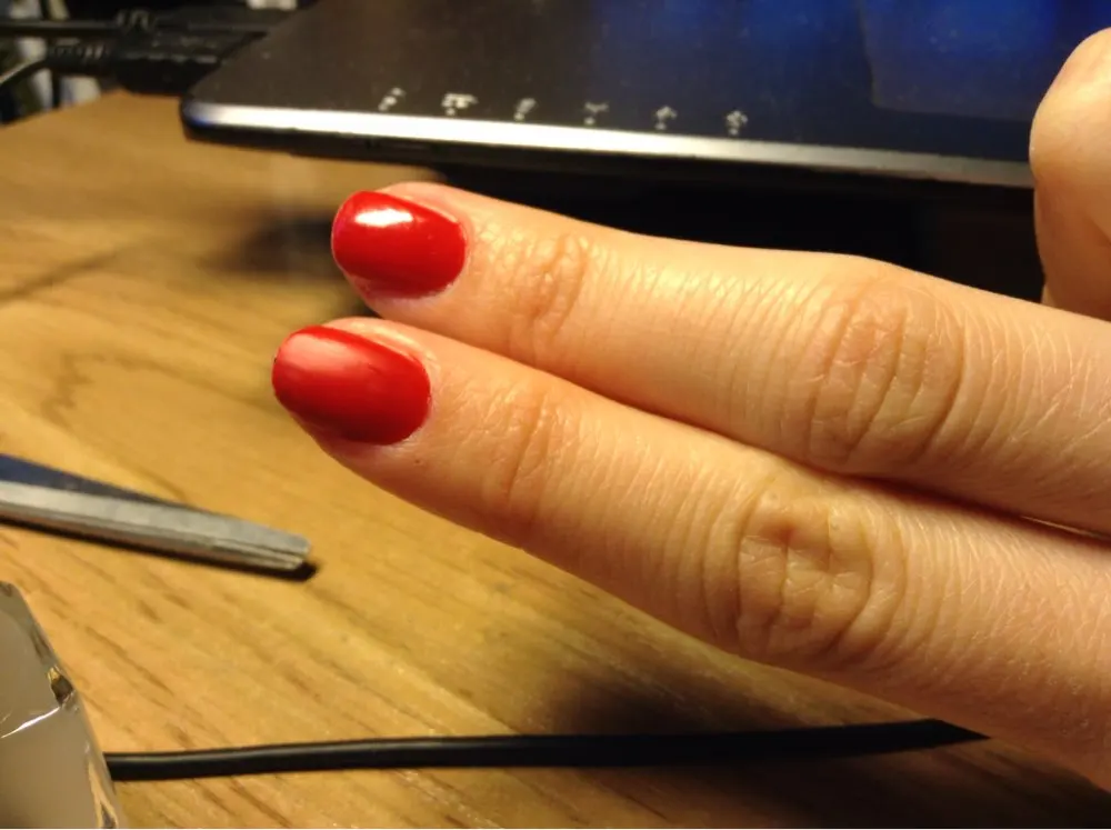 ногти накрашенные лаком. не держится лак на ногтях причины. не перенашивайте маникюр. не держится лак на ногтях причины. не держится лак на ногтях причины.