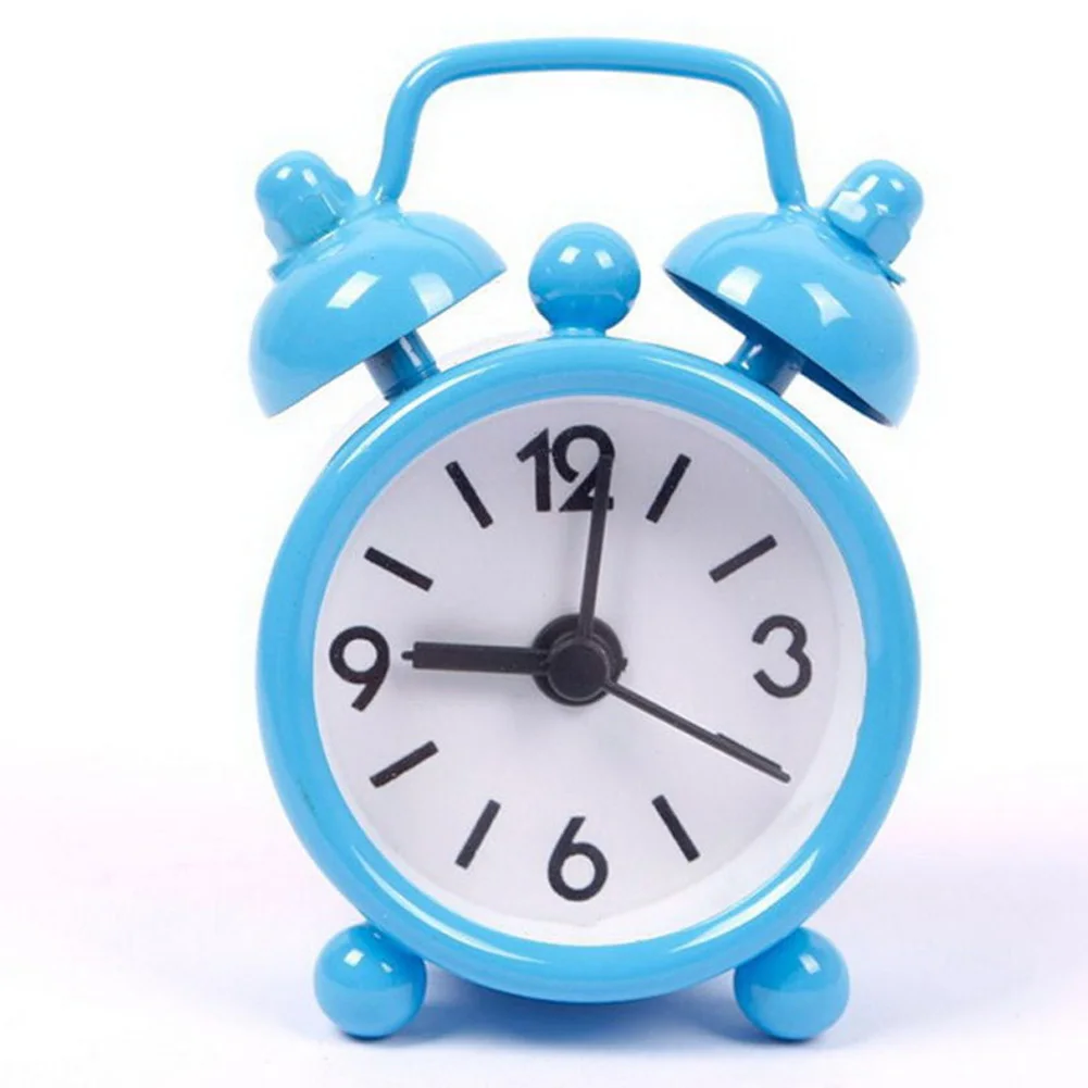 Необычные будильники. Будильник для детей прикольный. Прикольный будильник. Будильник с ножками. Часы будильник.