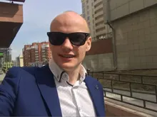 A***v