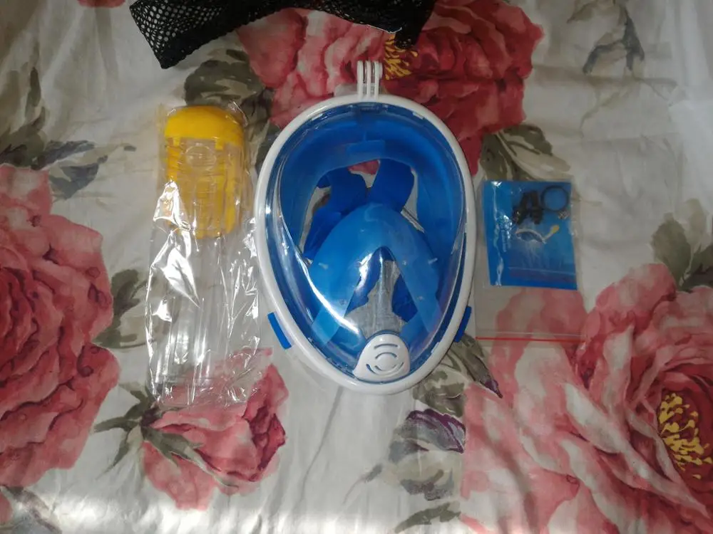 Blue non fogging snorkel mask from customer testimonial