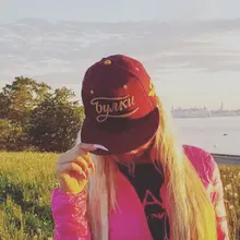 V***U