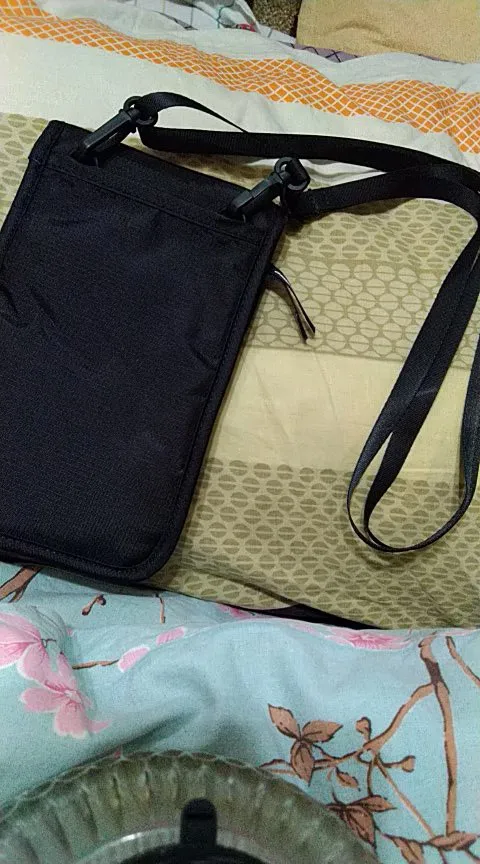 Nylon Anti-Theft Travel Passport Neck Bag RFID Blocking Phone Wallet Pouch for Men and Women Mini Crossbody Bag photo review