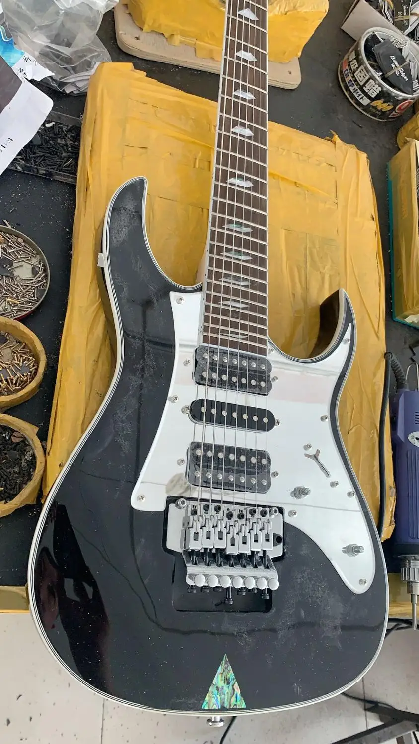 

China Custom black Universe 7 string Electric Guitar 24 frets HSH pickups