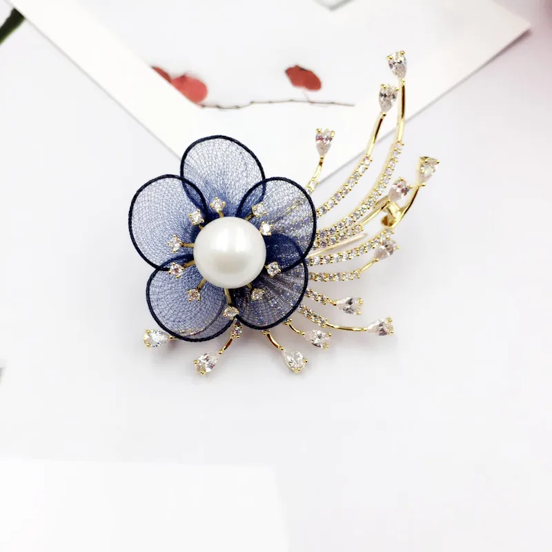 

Romantic Freshwater Pearl Lace Flower Brooch Pins Zircon Plant Brooches for Women Dress Decoration Fashion Jewelry Girl Gift