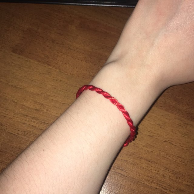 Bracelet Fil Rouge Tresse Tibetain Original Porte Bonheur Traditionnel Bracelet Fil Rouge Tresse Tibetain Original Porte Bonheur Traditionnel
