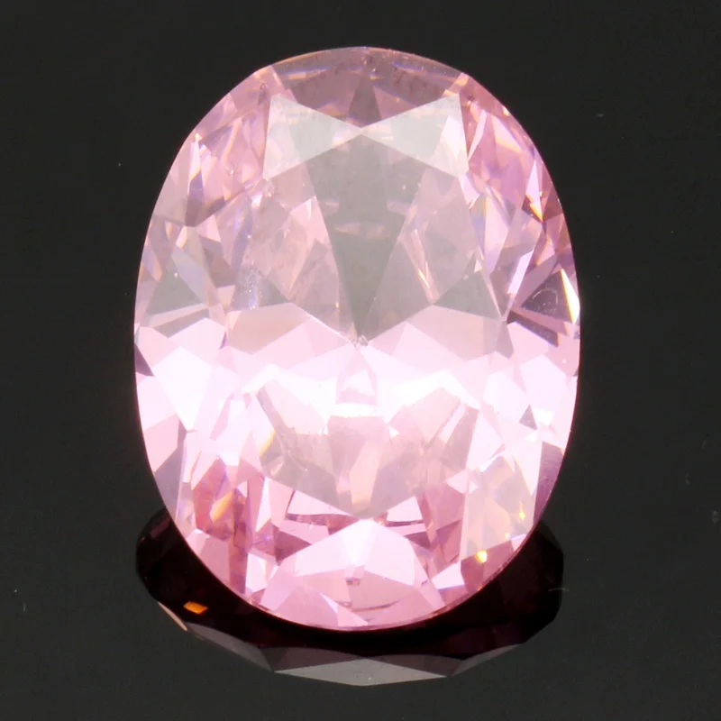Розовый прозрачный камень