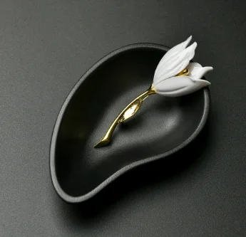 

New Fashion Jewelry Accessories White Tulip Brooch Unique Popular Party For Girls