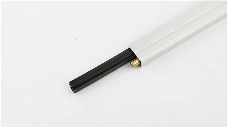 Casa Do Hotel, Varredura Inferior Da Porta